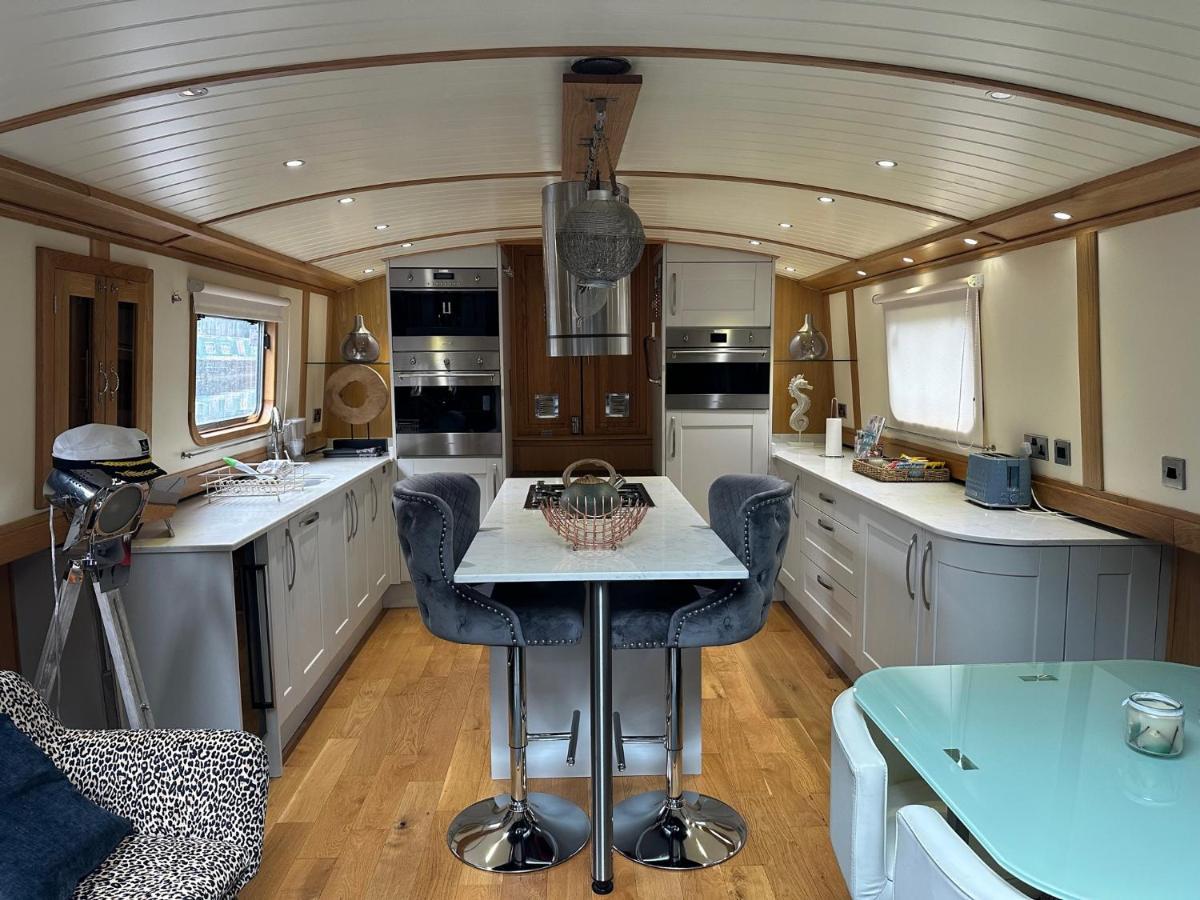 Luxury Boat - The Thistle Dream Uxbridge Eksteriør billede